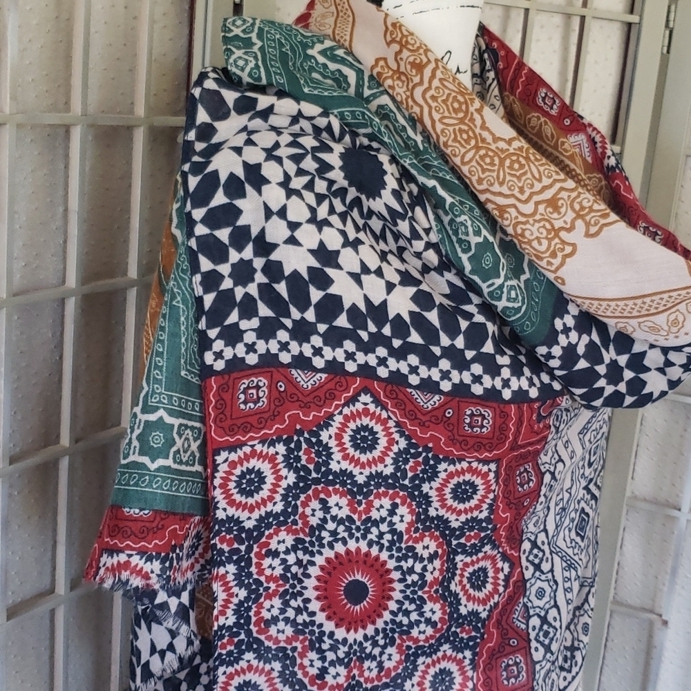 Boho Mandala multicolor scarve - Picture 2 of 4